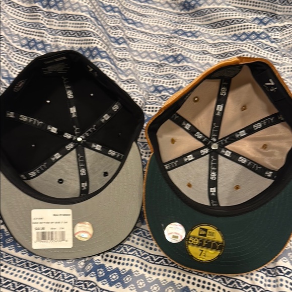 New York Yankees Black and Gold Caps - Picture 4 of 6